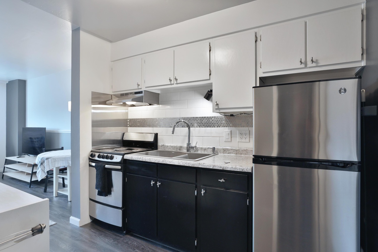 Unit 801 Huron 2