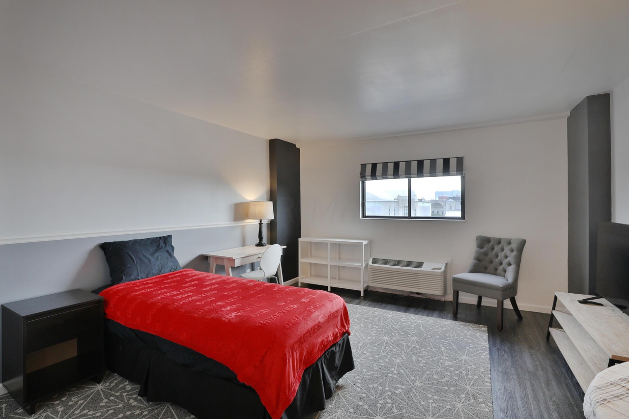 Unit 801 Huron 2