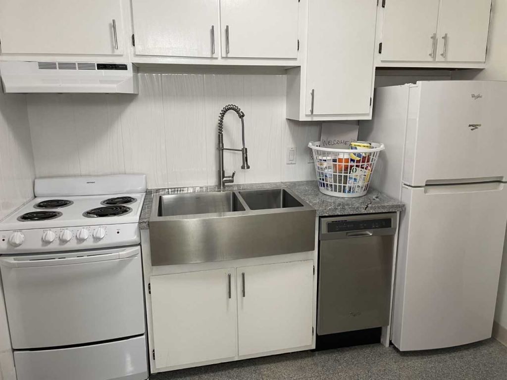 SUBLEASE- Unit 802- H3 Studio