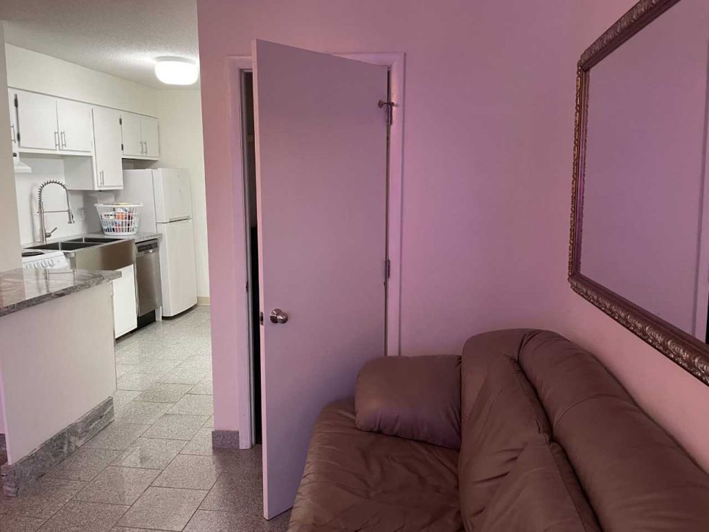 SUBLEASE- Unit 802- H3 Studio