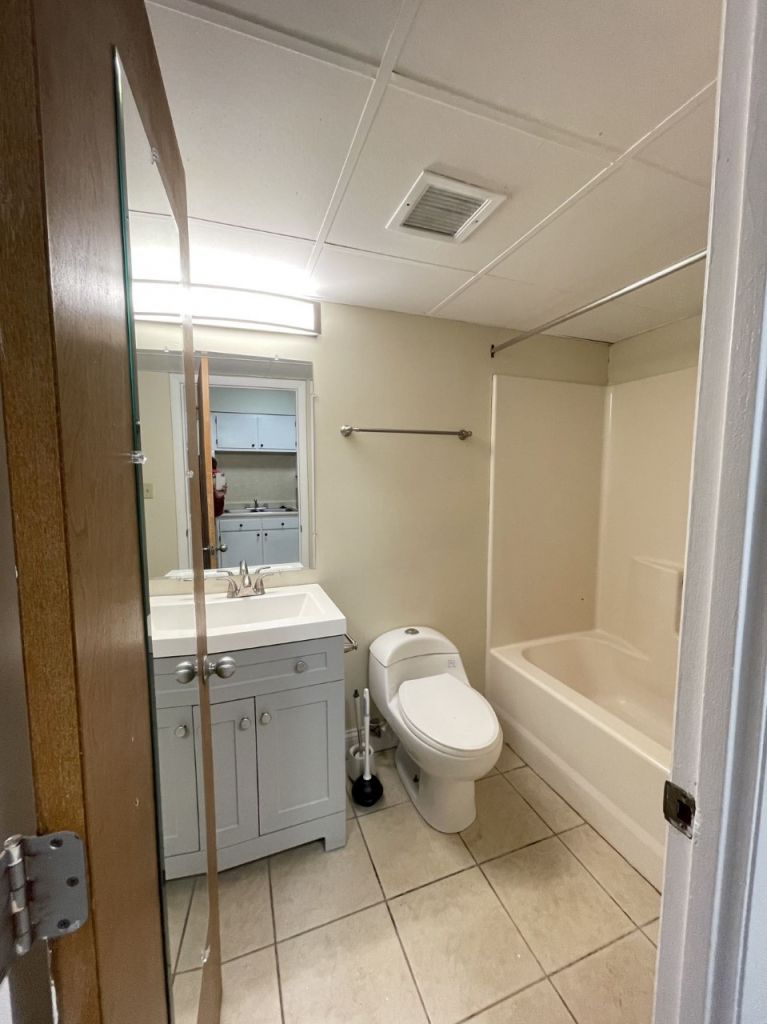 SUBLEASE- Unit 304- Huron 1