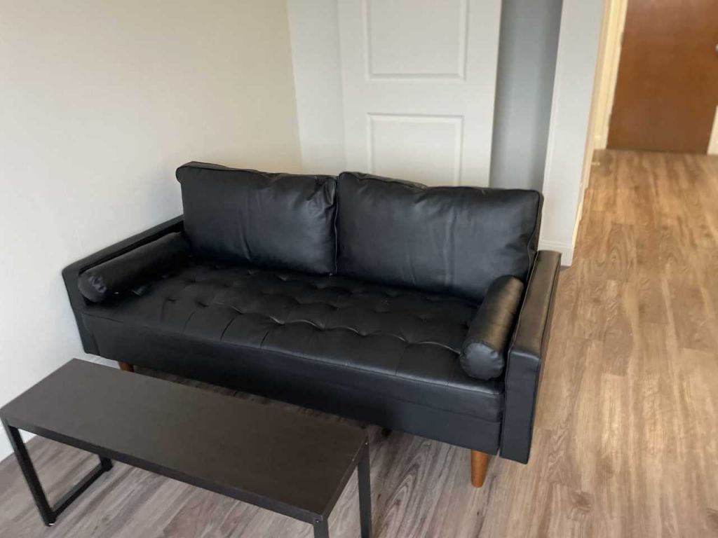 SUBLEASE Unit 807 – Huron 2