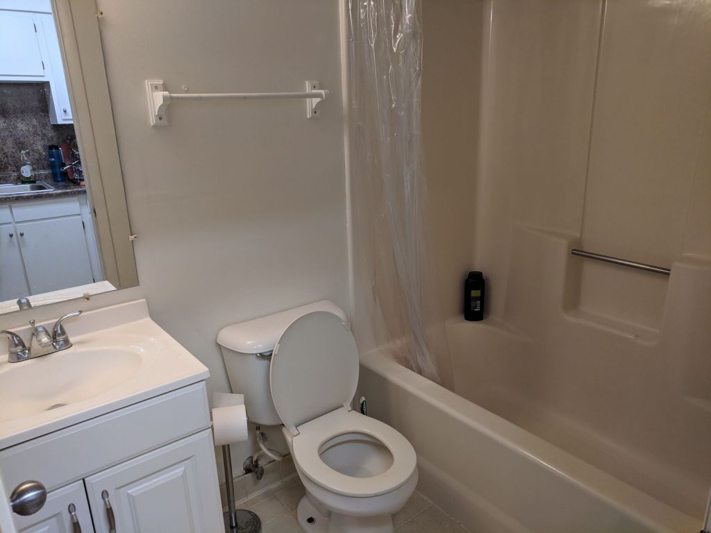 SUBLEASE Unit 519 – Huron 2