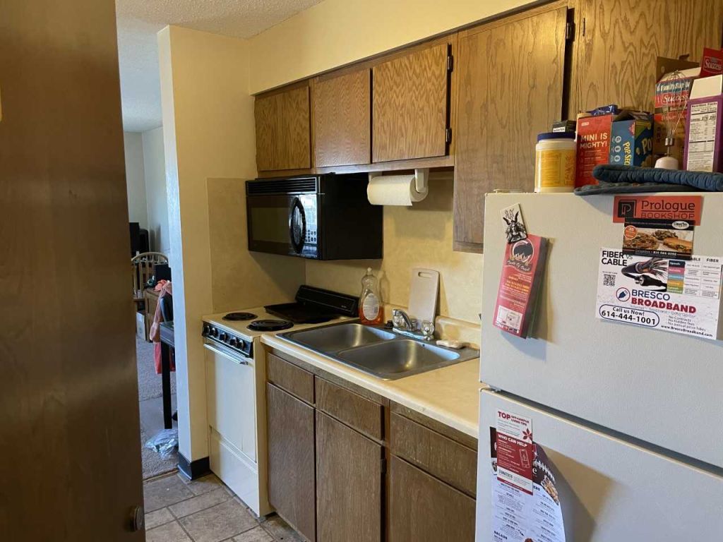 SUBLEASE Unit 902 – Huron 3