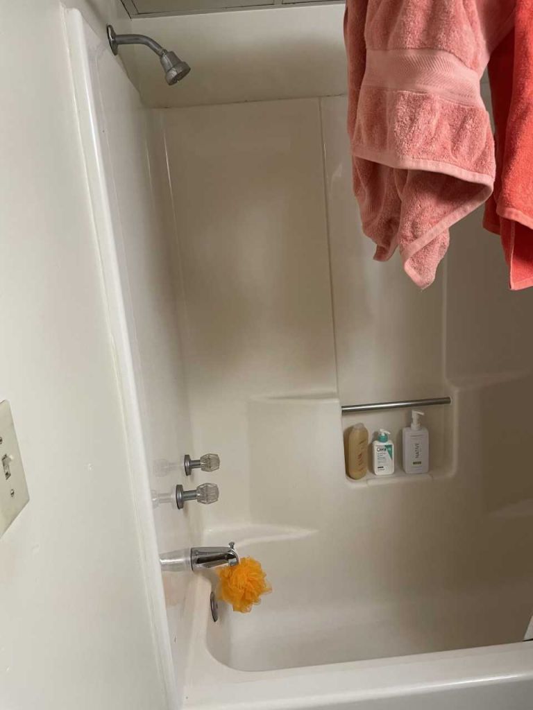 SUBLEASE Unit 902 – Huron 3