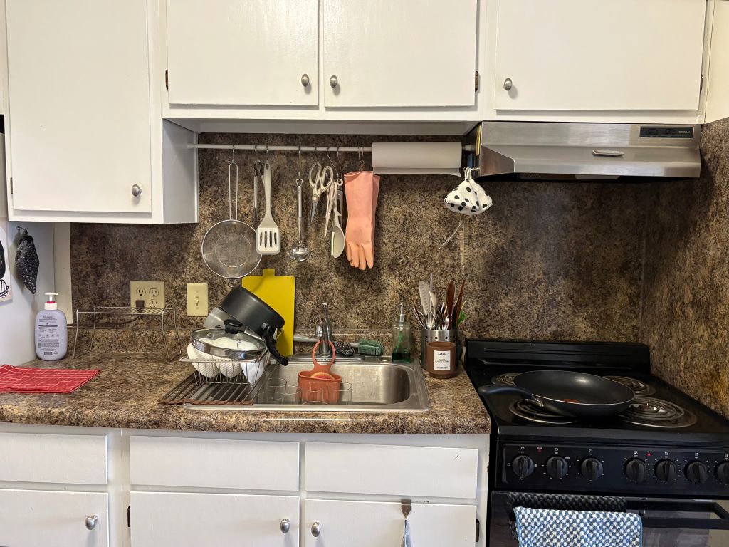 SUBLEASE Unit 825 – Huron 2