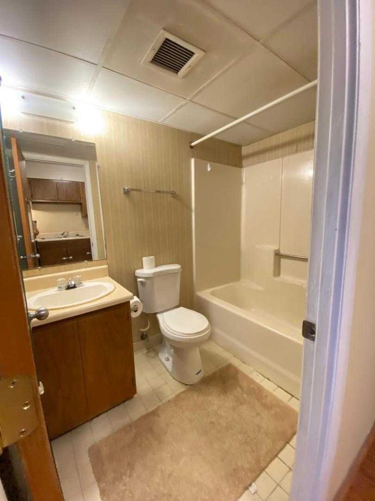 SUBLEASE Unit 725 – Huron 2